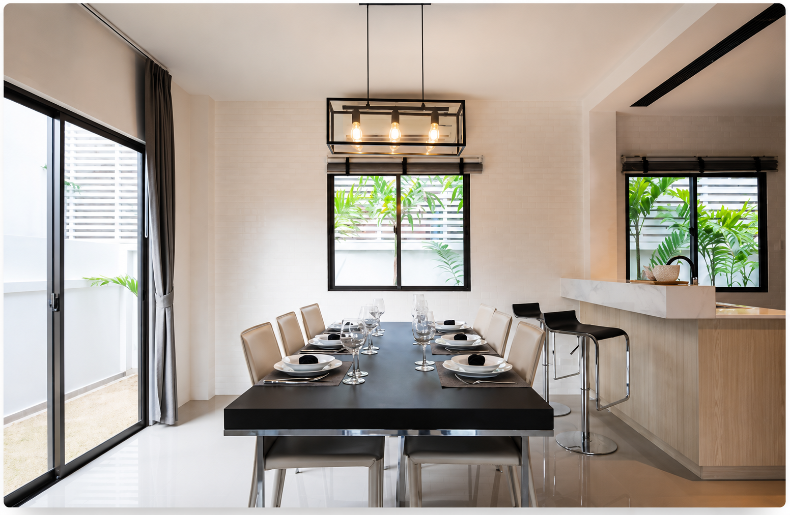 Aluminium Vertical Sliding Windows